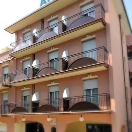 Anita 3*